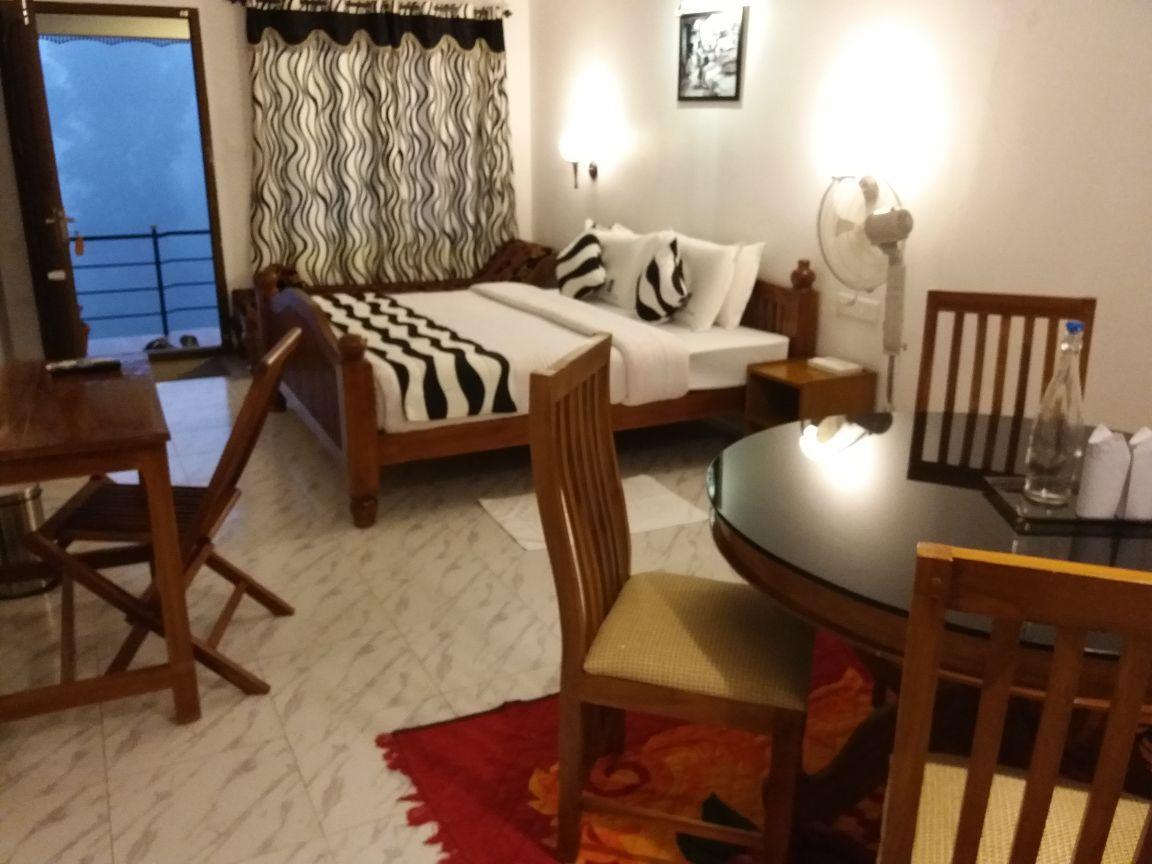 Kanthalloor Gardens Hotel Buitenkant foto